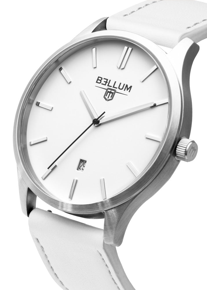 Reloj para hombre marca Bellum, color plata con dial blanco y correa de cuero blanco. Vista semi-lateral.